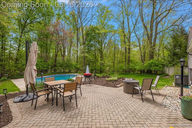 28455 Wellington Street, Farmington Hills, MI 48334