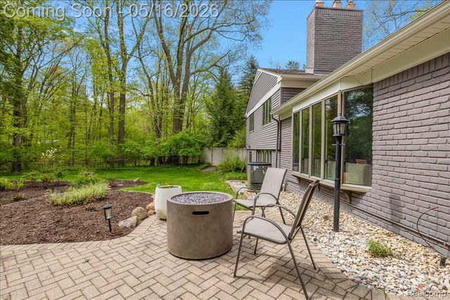 28455 Wellington Street, Farmington Hills, MI 48334
