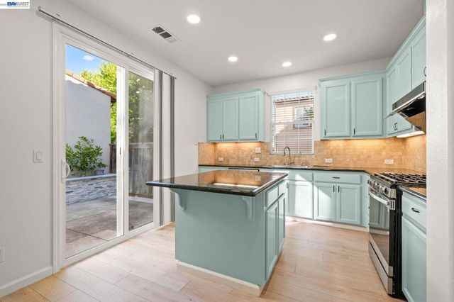 2229 Maidenhair Way, San Ramon, CA 94582