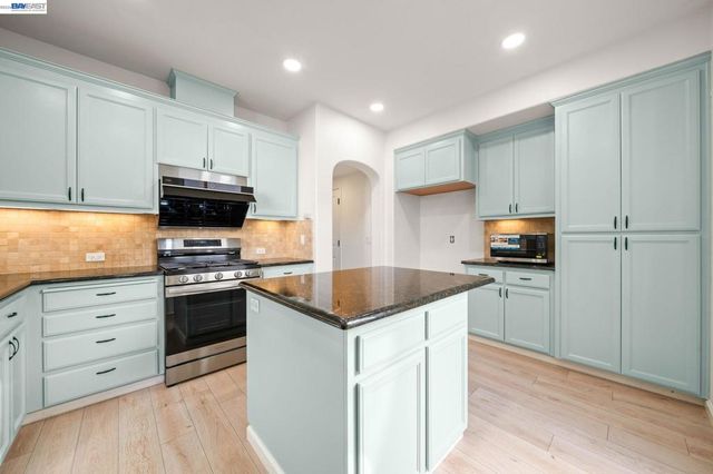 2229 Maidenhair Way, San Ramon, CA 94582