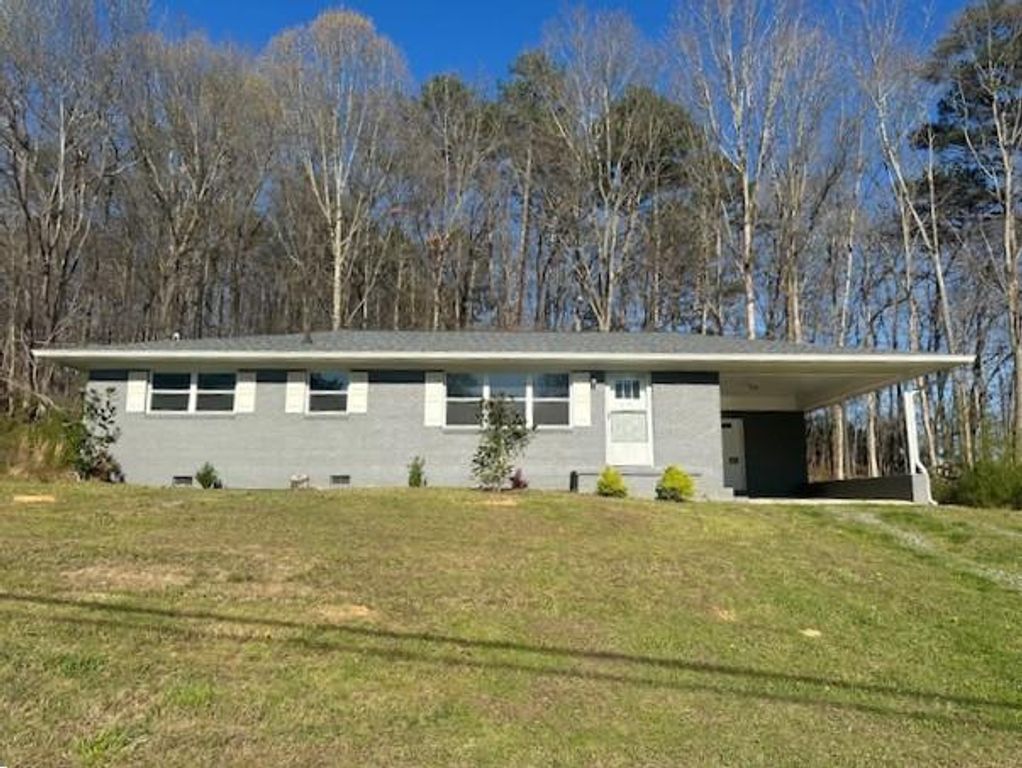 2711 Suncrest Drive, Dalton, GA 30720