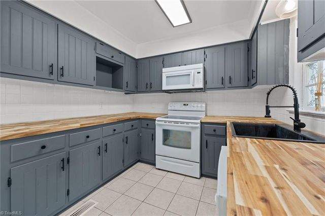 8718 Moody Road, Liberty, NC 27298