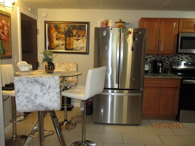 22 Nelson Dr E1, Randolph, MA 02368