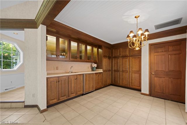 1822 Donna Drive, Westlake, OH 44145