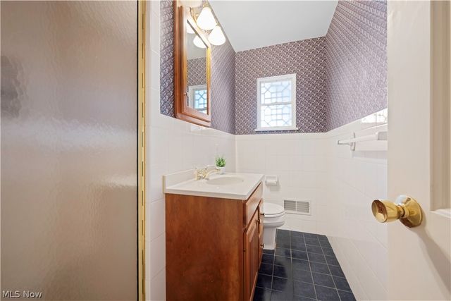 1822 Donna Drive, Westlake, OH 44145