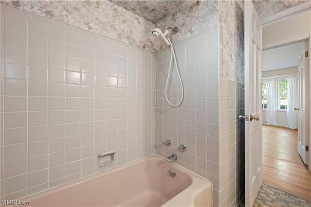 1822 Donna Drive, Westlake, OH 44145