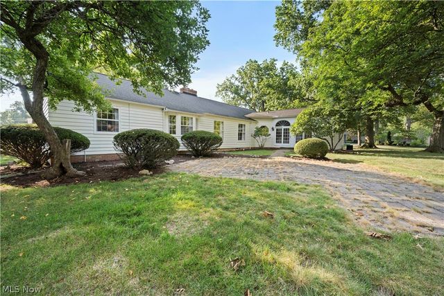 1822 Donna Drive, Westlake, OH 44145
