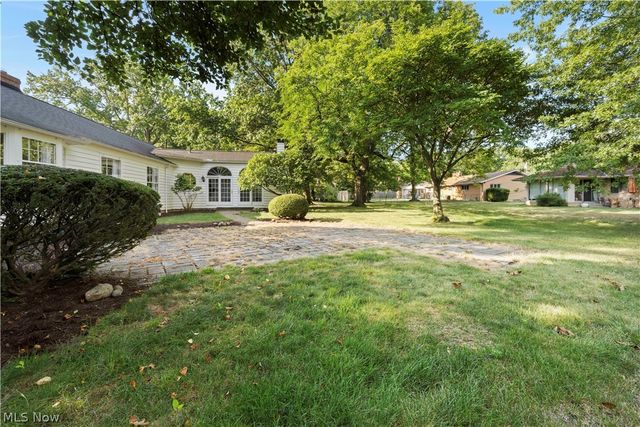 1822 Donna Drive, Westlake, OH 44145