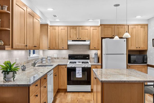 39 Lakewood Drive, Harwich, MA 02645
