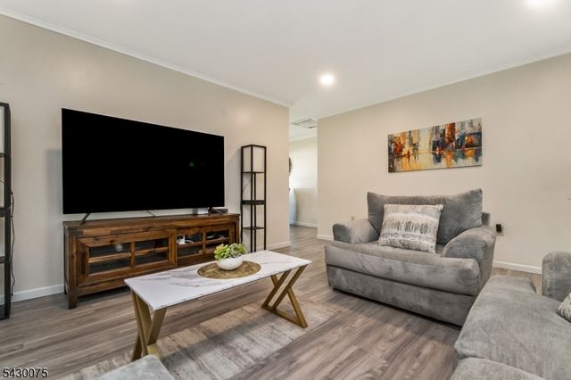 355 Kent St, Phillipsburg Town, NJ 08865