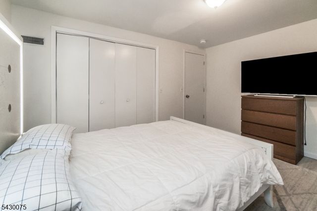 355 Kent St, Phillipsburg Town, NJ 08865