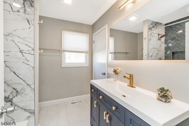 355 Kent St, Phillipsburg Town, NJ 08865