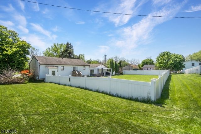 355 Kent St, Phillipsburg Town, NJ 08865