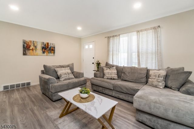 355 Kent St, Phillipsburg Town, NJ 08865