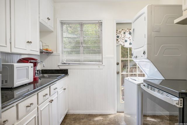 111 Grandview Place, Alamo Heights, TX 78209