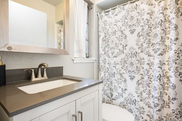 111 Grandview Place, Alamo Heights, TX 78209