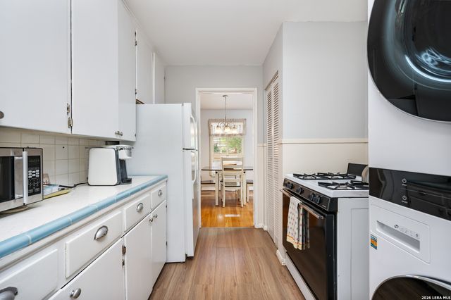 111 Grandview Place, Alamo Heights, TX 78209