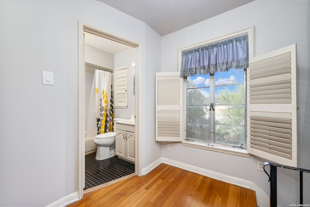 111 Grandview Place, Alamo Heights, TX 78209