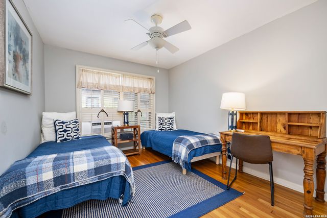 111 Grandview Place, Alamo Heights, TX 78209