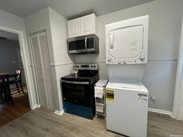 111 Grandview Place, Alamo Heights, TX 78209