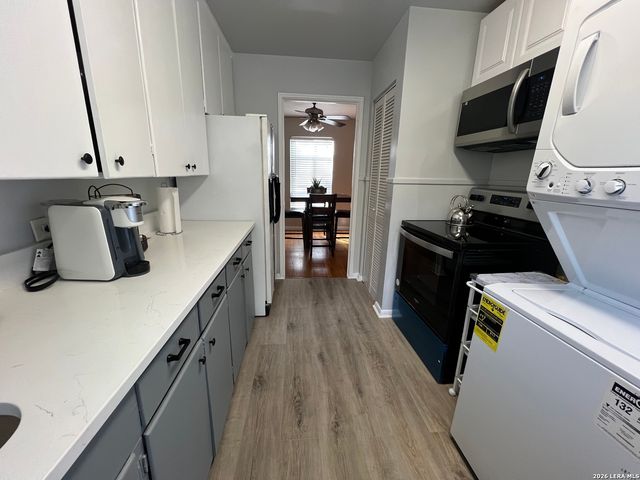 111 Grandview Place, Alamo Heights, TX 78209