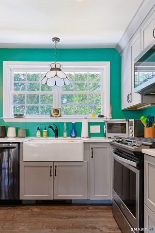 94 Mathews Street, Stamford, CT 06902