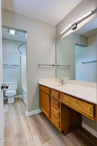 4816 Wooded Oak Cir, Louisville, KY 40245