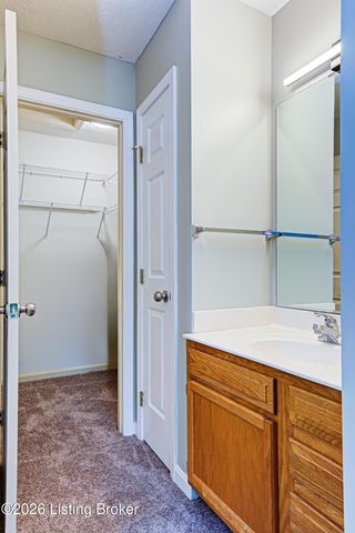 4816 Wooded Oak Cir, Louisville, KY 40245