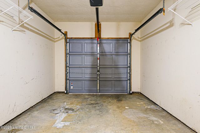 4816 Wooded Oak Cir, Louisville, KY 40245