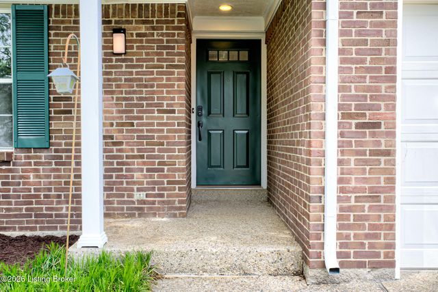 4816 Wooded Oak Cir, Louisville, KY 40245