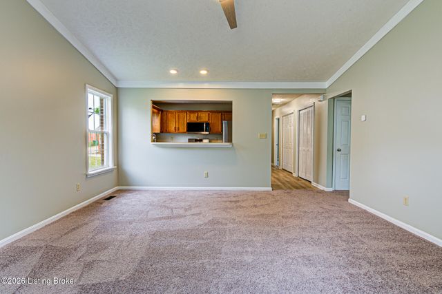 4816 Wooded Oak Cir, Louisville, KY 40245