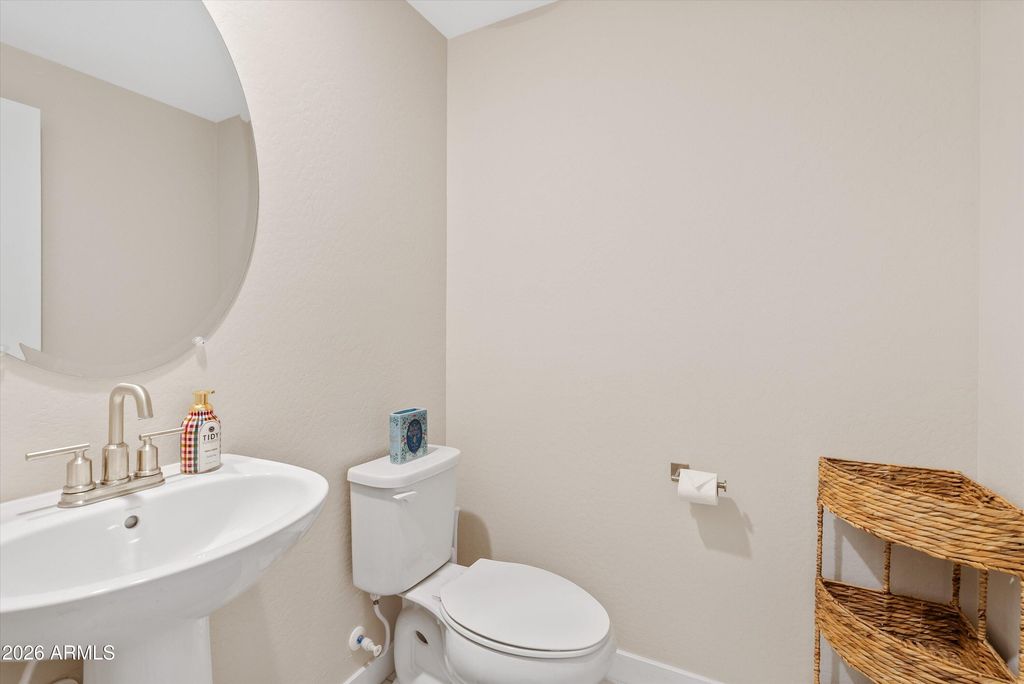 Image 13 of property listing at 9310 E SEQUENCE Avenue, Mesa, AZ 85212