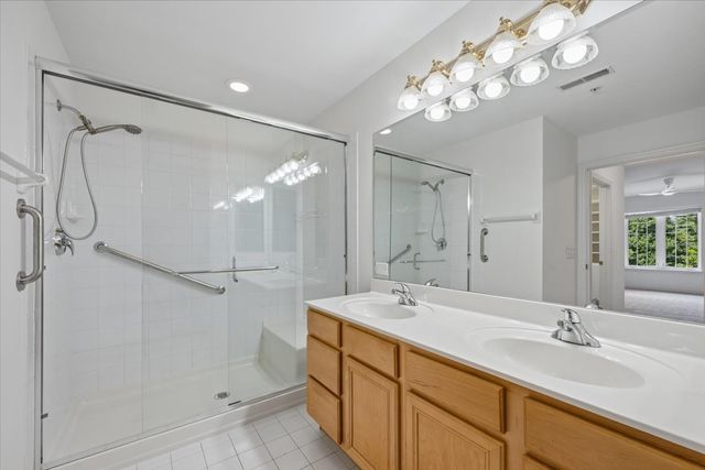 610 Robert York Avenue 202, Deerfield, IL 60015