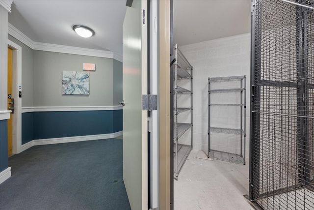 610 Robert York Avenue 202, Deerfield, IL 60015