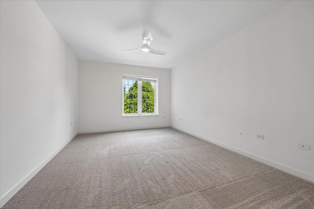 610 Robert York Avenue 202, Deerfield, IL 60015