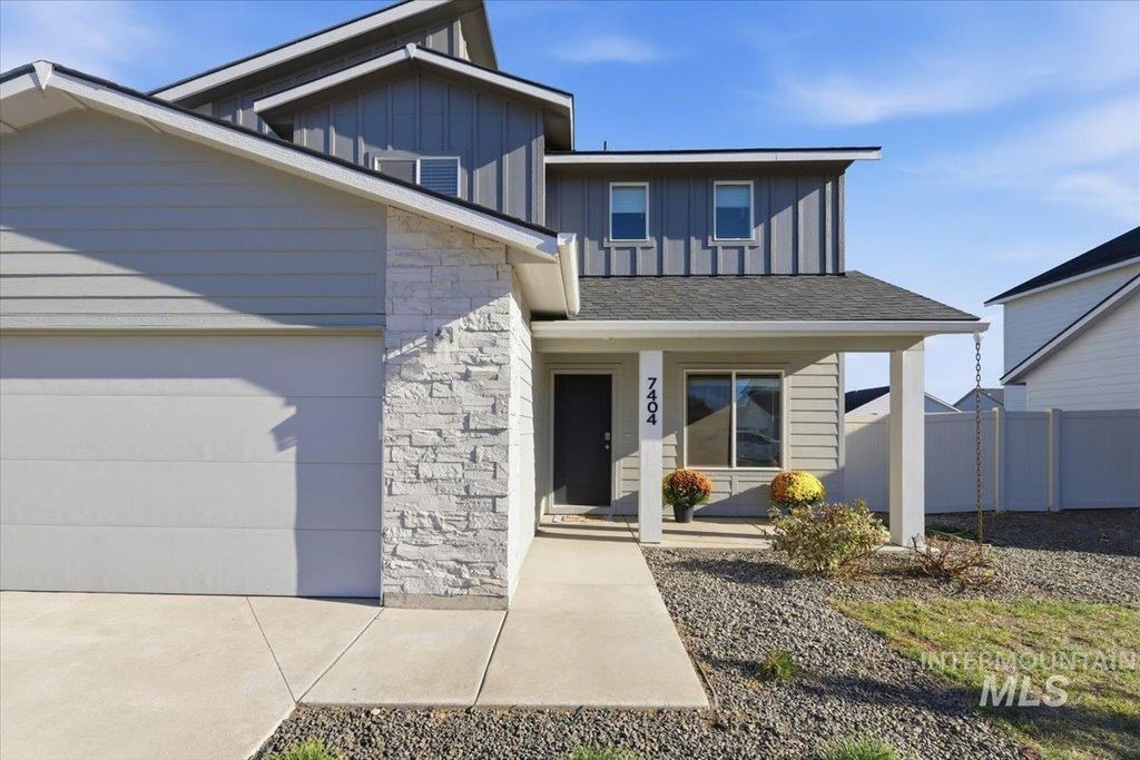 7404 E Marble Springs Dr, Nampa, ID 83687 photo 2