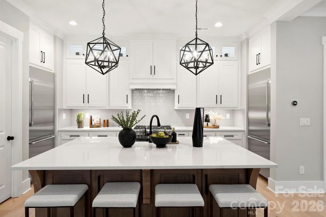 8163 Fairview Road, Charlotte, NC 28226