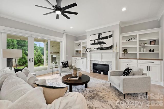 8163 Fairview Road, Charlotte, NC 28226