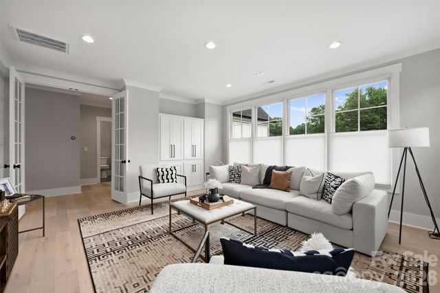 8163 Fairview Road, Charlotte, NC 28226