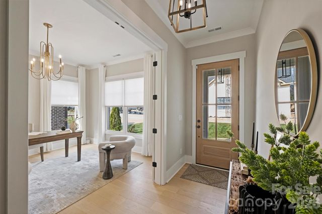 8163 Fairview Road, Charlotte, NC 28226