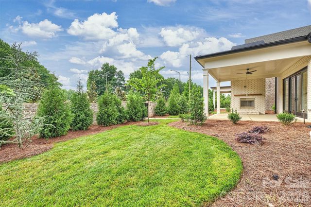 8163 Fairview Road, Charlotte, NC 28226