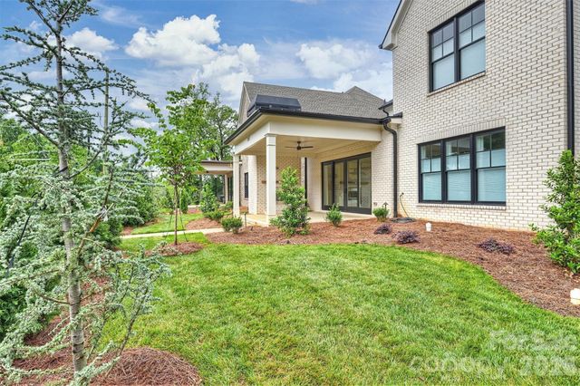 8163 Fairview Road, Charlotte, NC 28226