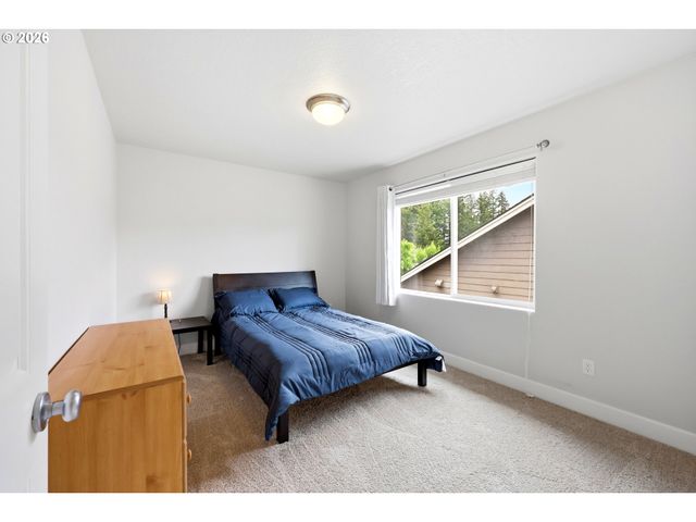 19119 DUBLIN Ave, Sandy, OR 97055