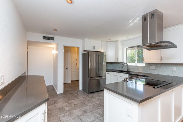 841 E 10TH Street, Mesa, AZ 85203