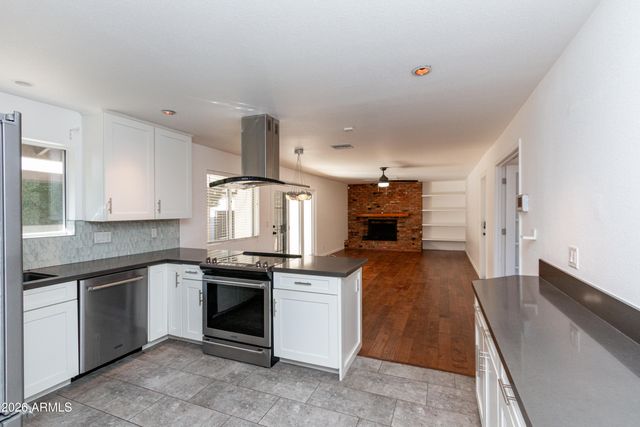 841 E 10TH Street, Mesa, AZ 85203