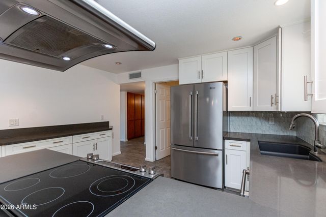 841 E 10TH Street, Mesa, AZ 85203