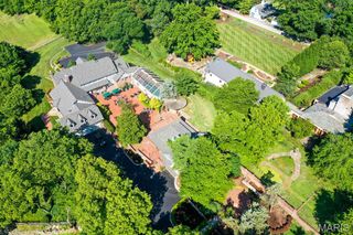 12224 Bird Haven Lane, St Louis, MO 63128