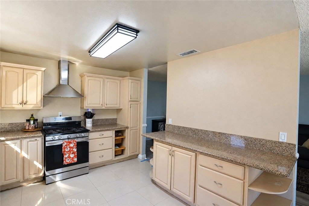 8967 Box Elder Court, Fontana, CA 92335 — photo 5