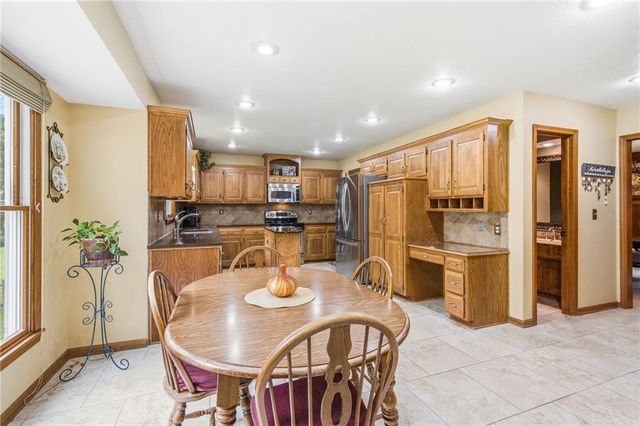 8412 W 116th Terrace, Overland Park, KS 66210