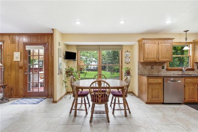 8412 W 116th Terrace, Overland Park, KS 66210